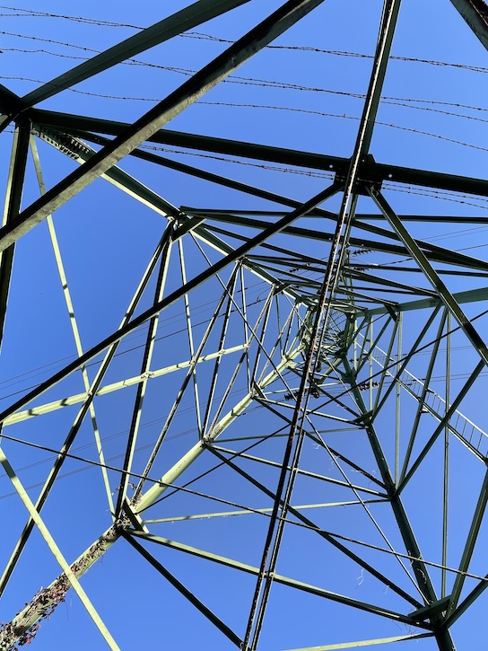Elecrical transmission tower